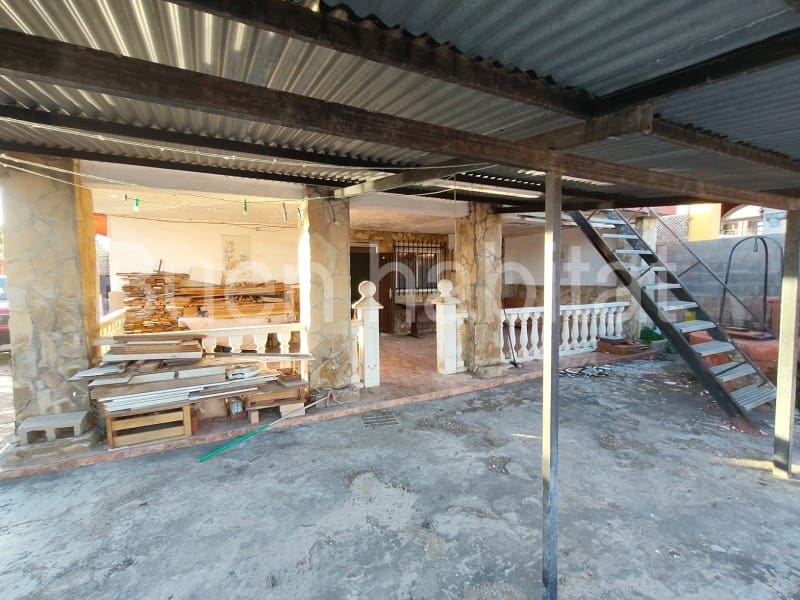 3 makuuhuone Huvila myytävänä paikassa Castello de la Plana mukana uima-altaan 
autotalli - 90 000 € (Ref: 9586890)