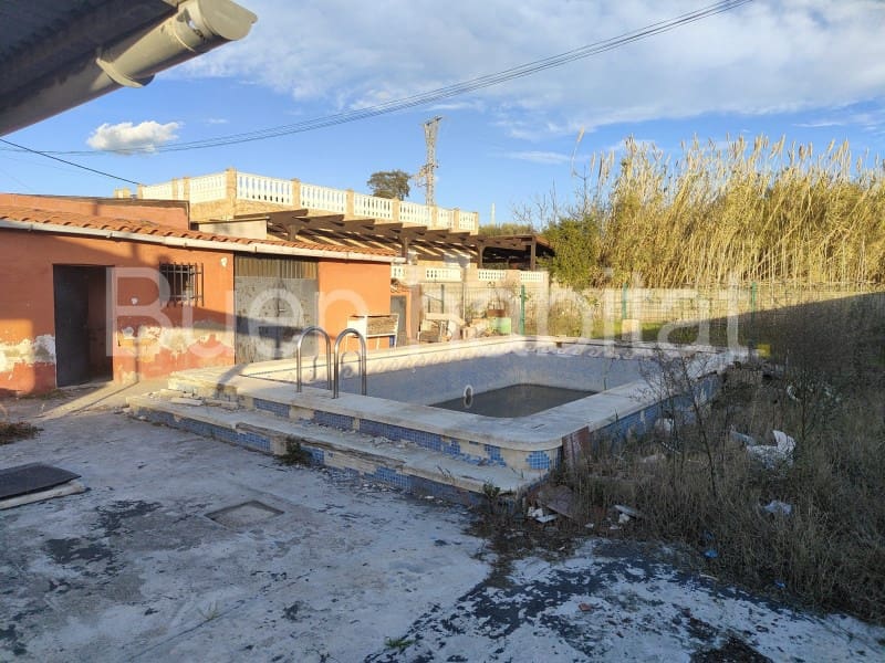 3 makuuhuone Huvila myytävänä paikassa Castello de la Plana mukana uima-altaan 
autotalli - 90 000 € (Ref: 9586890)