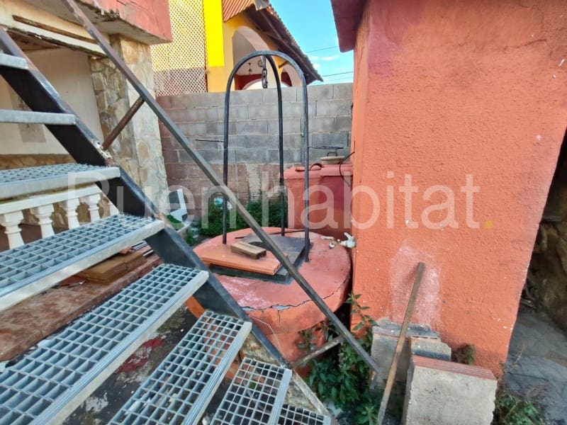 3 makuuhuone Huvila myytävänä paikassa Castello de la Plana mukana uima-altaan 
autotalli - 90 000 € (Ref: 9586890)