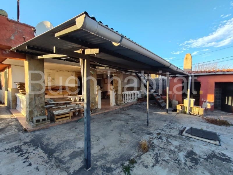 3 makuuhuone Huvila myytävänä paikassa Castello de la Plana mukana uima-altaan 
autotalli - 90 000 € (Ref: 9586890)