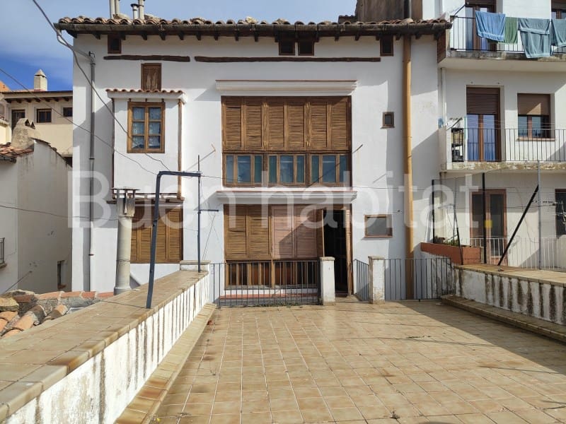 9 bedroom Townhouse for sale in Vilafranca - € 170,000 (Ref: 9586891)