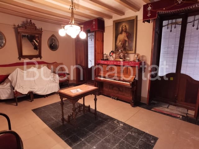 9 makuuhuone Omakotitalo myytävänä paikassa Vilafranca - 170 000 € (Ref: 9586891)