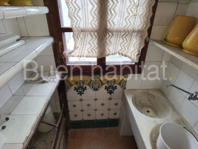 9 makuuhuone Omakotitalo myytävänä paikassa Vilafranca - 170 000 € (Ref: 9586891)