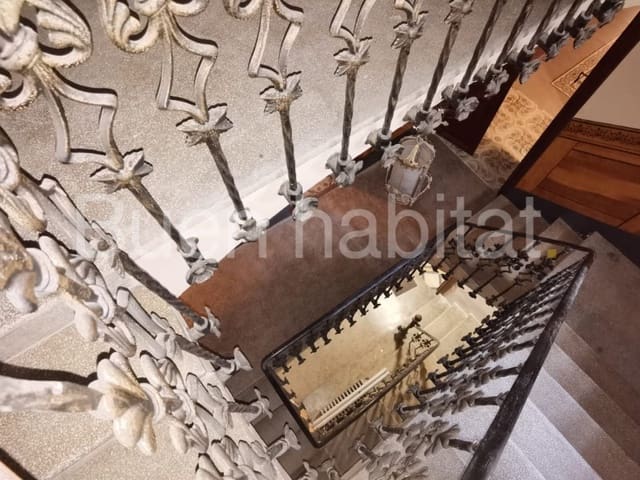 9 makuuhuone Omakotitalo myytävänä paikassa Vilafranca - 170 000 € (Ref: 9586891)