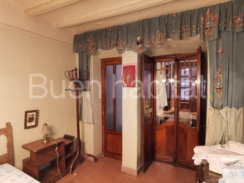 9 bedroom Townhouse for sale in Vilafranca - € 170,000 (Ref: 9586891)