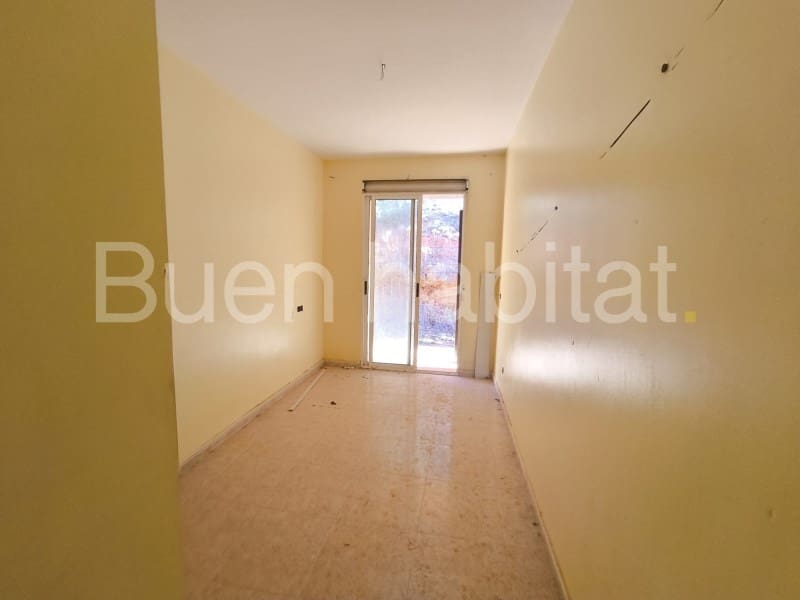 3 bedroom Villa for sale in Turis with garage - € 150,000 (Ref: 9586896)