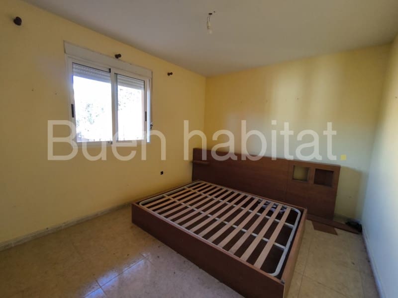 3 bedroom Villa for sale in Turis with garage - € 150,000 (Ref: 9586896)