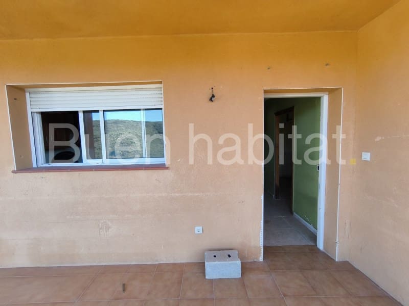 3 bedroom Villa for sale in Turis with garage - € 150,000 (Ref: 9586896)