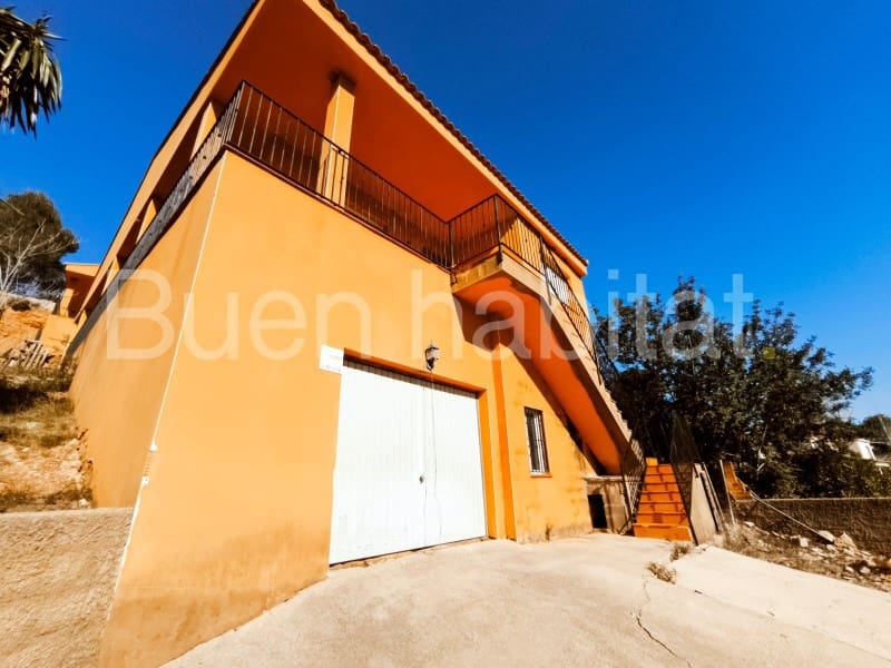 3 bedroom Villa for sale in Turis with garage - € 150,000 (Ref: 9586896)