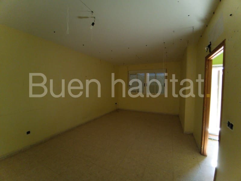 3 bedroom Villa for sale in Turis with garage - € 150,000 (Ref: 9586896)