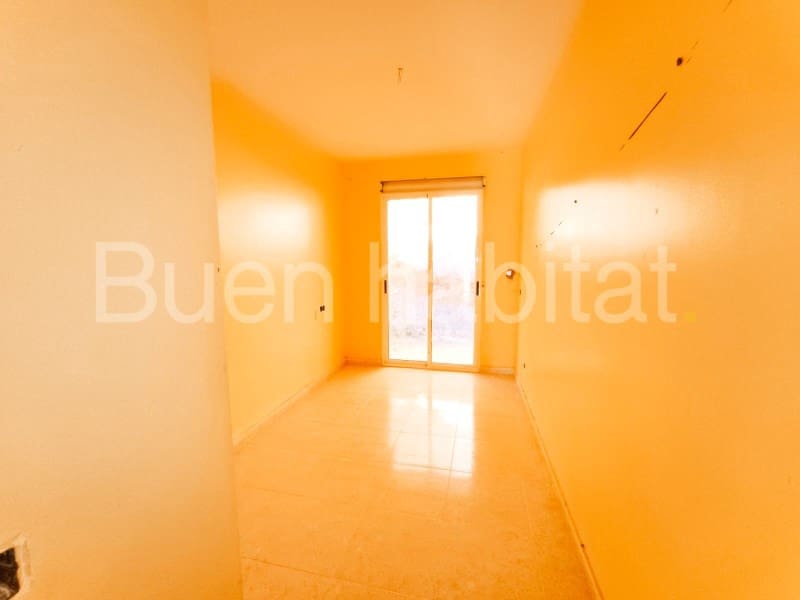 3 bedroom Villa for sale in Turis with garage - € 150,000 (Ref: 9586896)