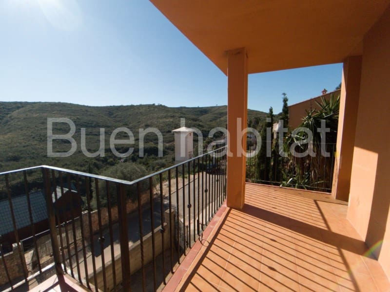 3 bedroom Villa for sale in Turis with garage - € 150,000 (Ref: 9586896)