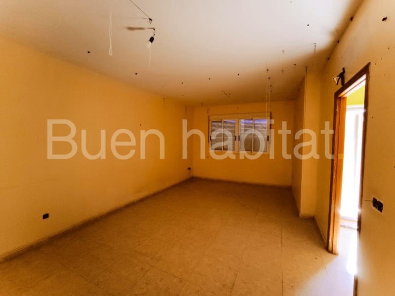 3 bedroom Villa for sale in Turis with garage - € 150,000 (Ref: 9586896)