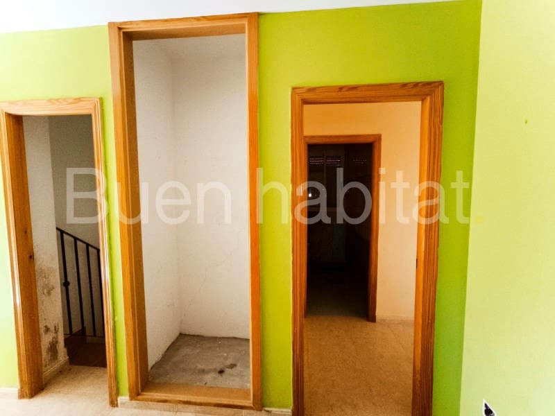 3 bedroom Villa for sale in Turis with garage - € 150,000 (Ref: 9586896)