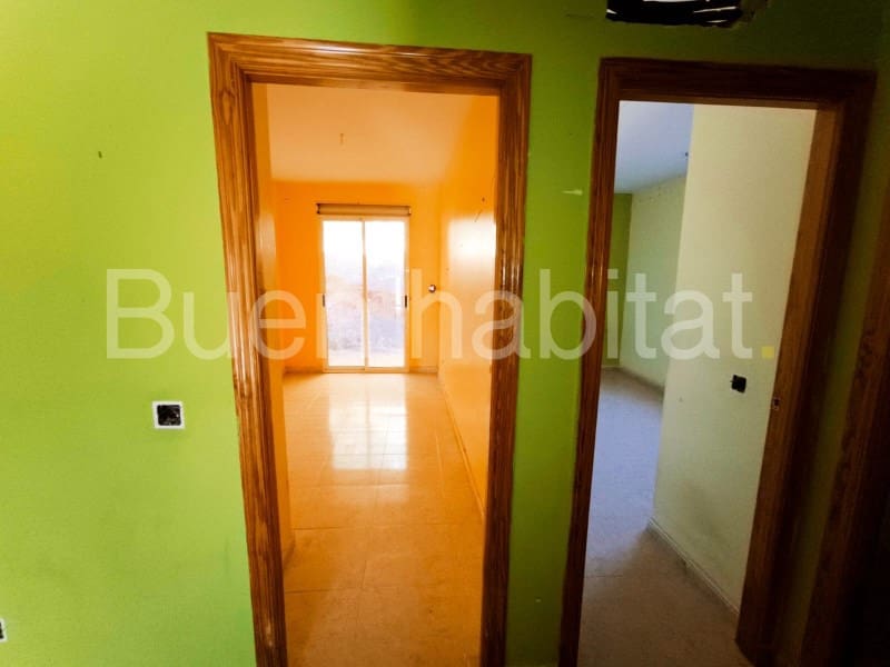 3 bedroom Villa for sale in Turis with garage - € 150,000 (Ref: 9586896)