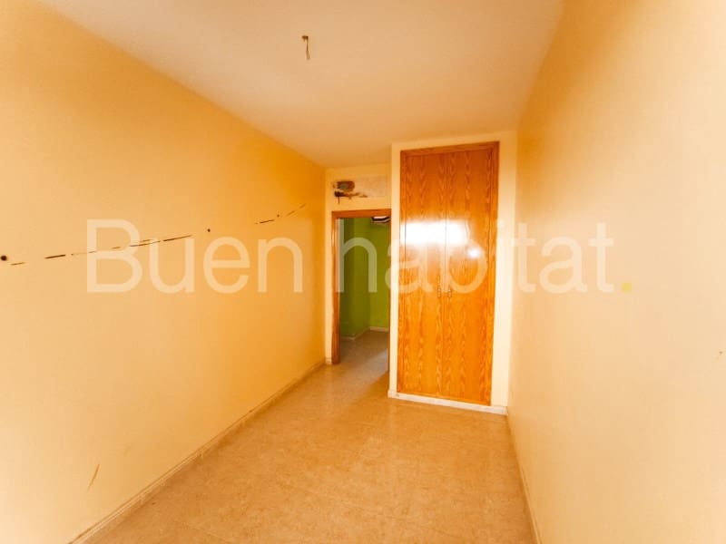 3 bedroom Villa for sale in Turis with garage - € 150,000 (Ref: 9586896)