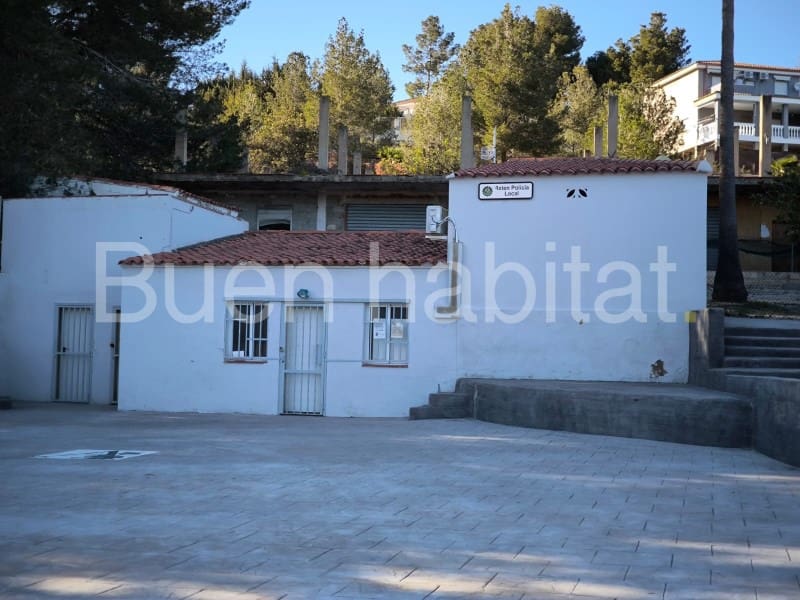 3 bedroom Villa for sale in Turis with garage - € 150,000 (Ref: 9586896)