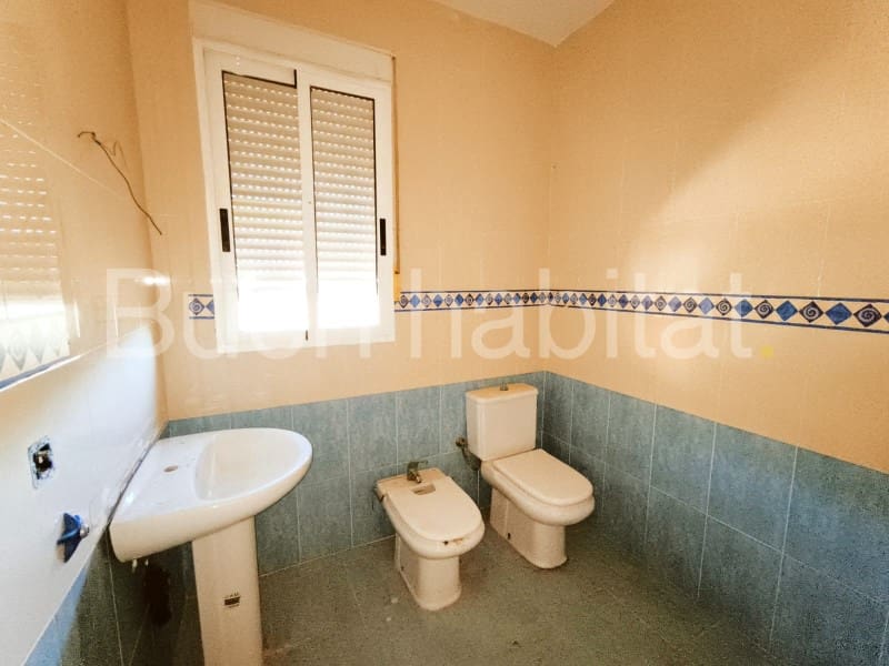 3 bedroom Villa for sale in Turis with garage - € 150,000 (Ref: 9586896)