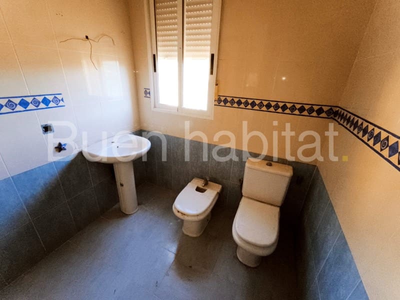 3 bedroom Villa for sale in Turis with garage - € 150,000 (Ref: 9586896)