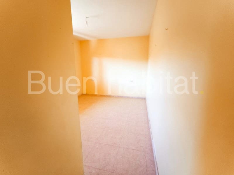 3 bedroom Villa for sale in Turis with garage - € 150,000 (Ref: 9586896)