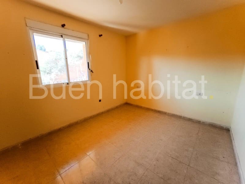 3 bedroom Villa for sale in Turis with garage - € 150,000 (Ref: 9586896)