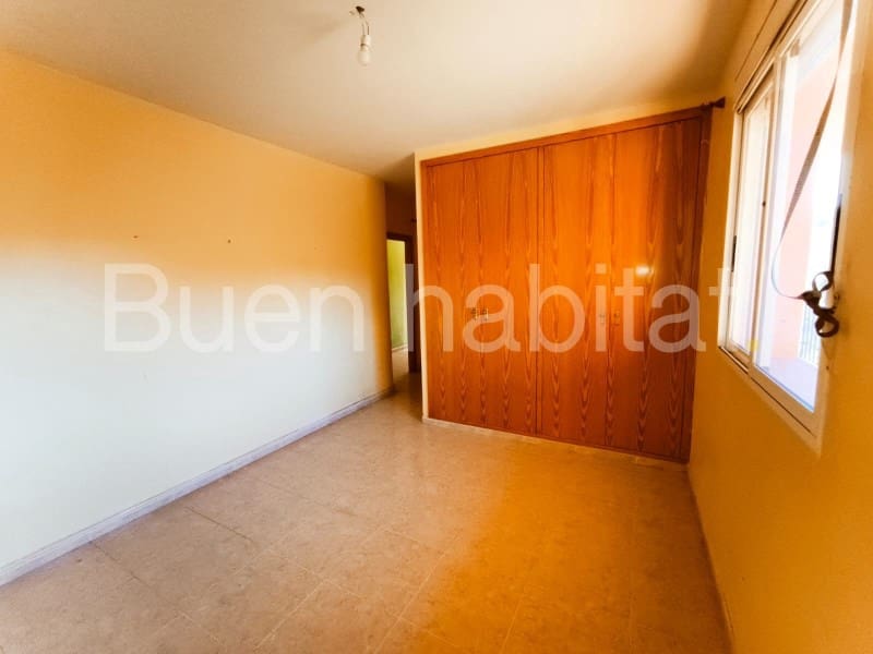 3 bedroom Villa for sale in Turis with garage - € 150,000 (Ref: 9586896)