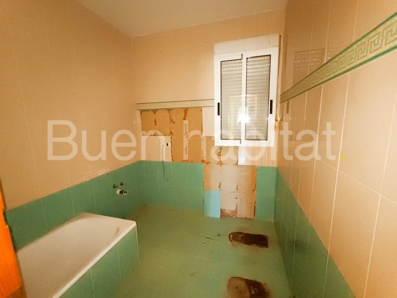 3 bedroom Villa for sale in Turis with garage - € 150,000 (Ref: 9586896)