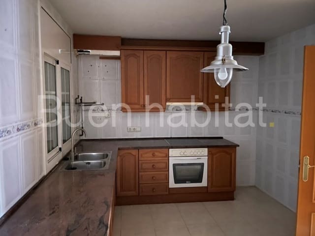 4 bedroom Townhouse for sale in Calafell with garage - € 371,000 (Ref: 9586900)