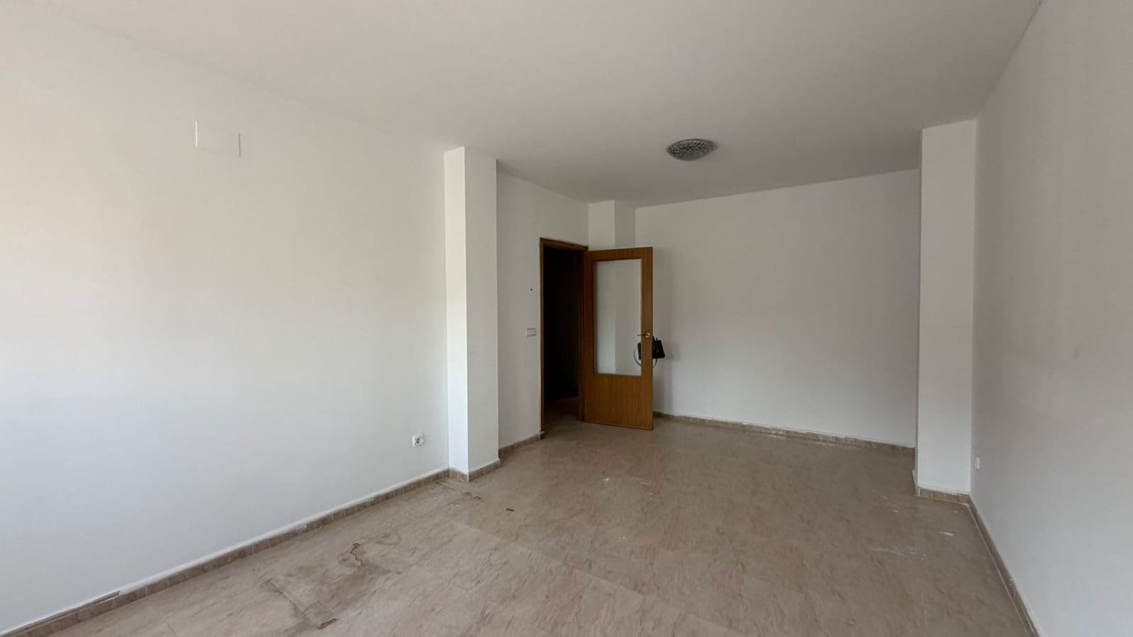 Piso de 3 habitaciones en Alberic en venta - 120.000 € (Ref: 10062710)