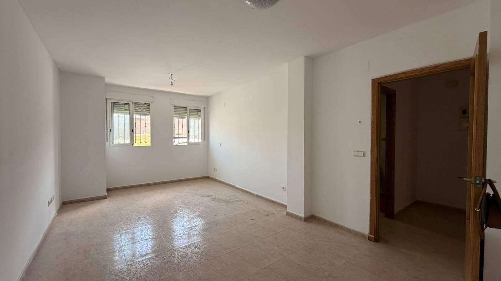 Piso de 3 habitaciones en Alberic en venta - 120.000 € (Ref: 10062710)