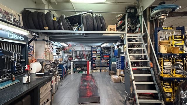 Kaupallinen myytävänä paikassa Alberic - 124 000 € (Ref: 10062719)