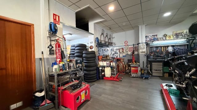 Kaupallinen myytävänä paikassa Alberic - 124 000 € (Ref: 10062719)
