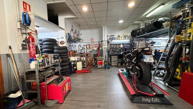 Kaupallinen myytävänä paikassa Alberic - 124 000 € (Ref: 10062719)