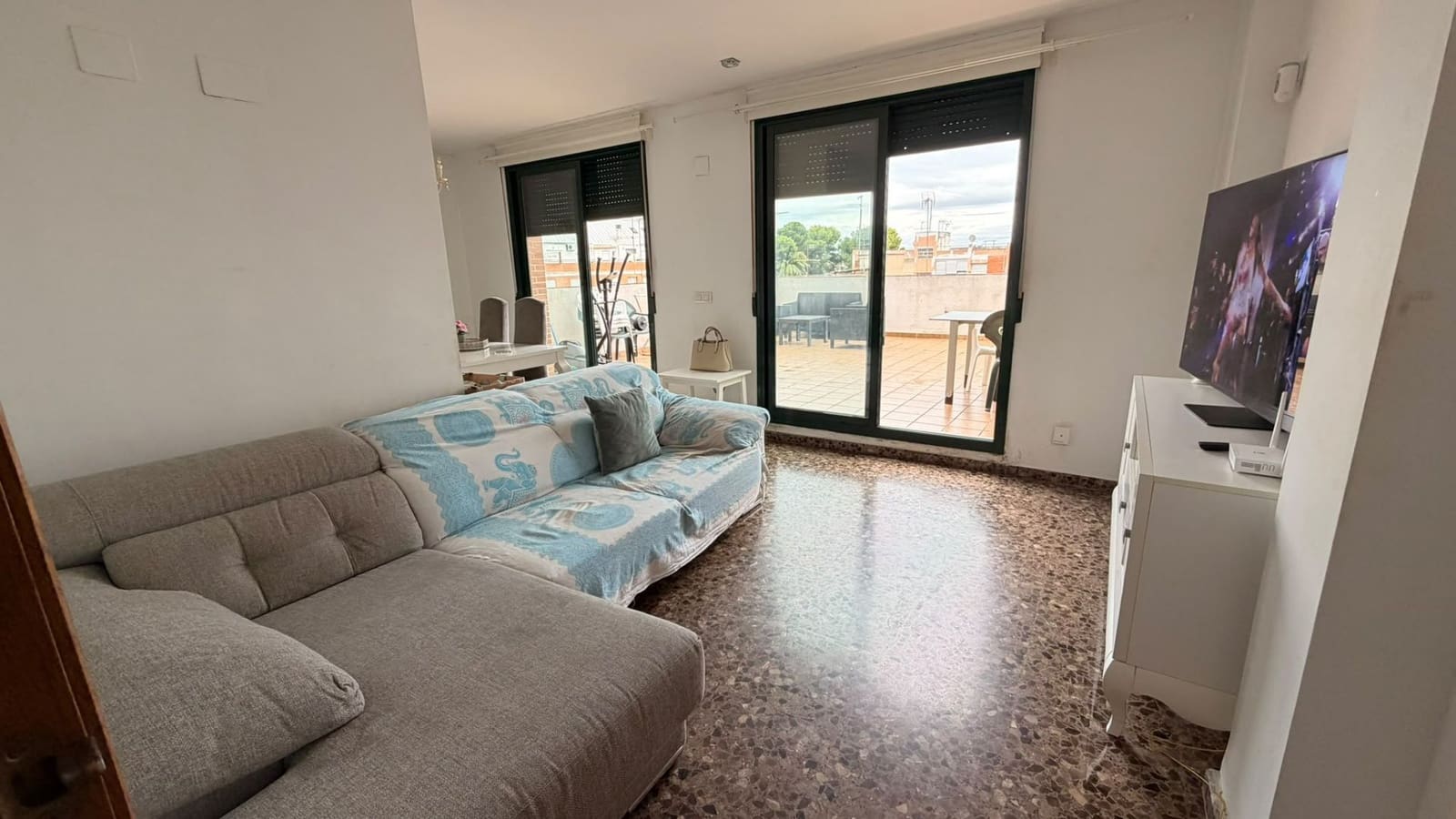 Piso de 2 habitaciones en Alberic en venta - 140.000 € (Ref: 10091048)
