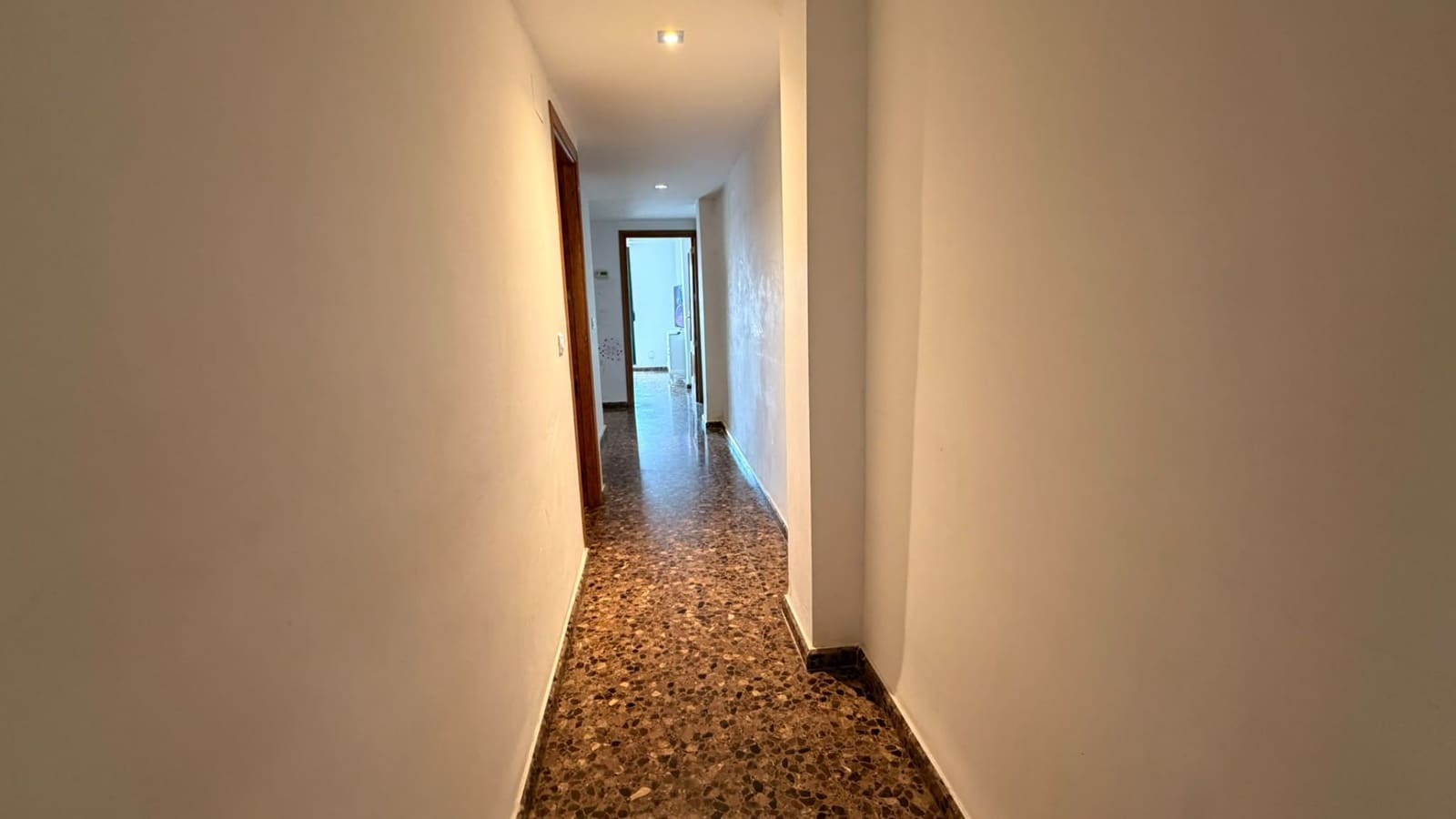 Piso de 2 habitaciones en Alberic en venta - 140.000 € (Ref: 10091048)