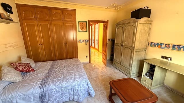 4 sovrum Lägenhet till salu i Alberic - 135 000 € (Ref: 10114633)