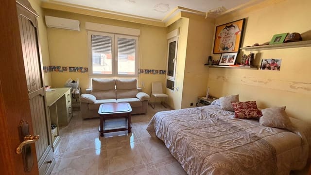 4 sovrum Lägenhet till salu i Alberic - 135 000 € (Ref: 10114633)