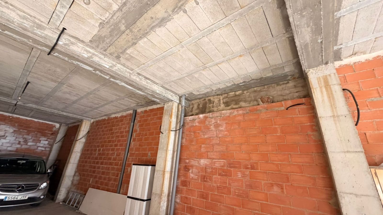 Commercial for sale in Alberic - € 90,000 (Ref: 10114634)
