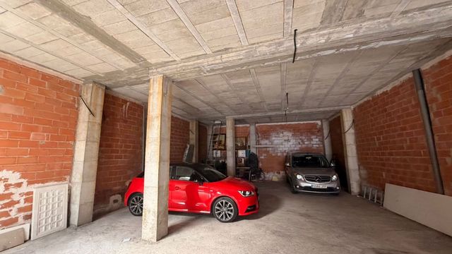 Kaupallinen myytävänä paikassa Alberic - 90 000 € (Ref: 10114634)