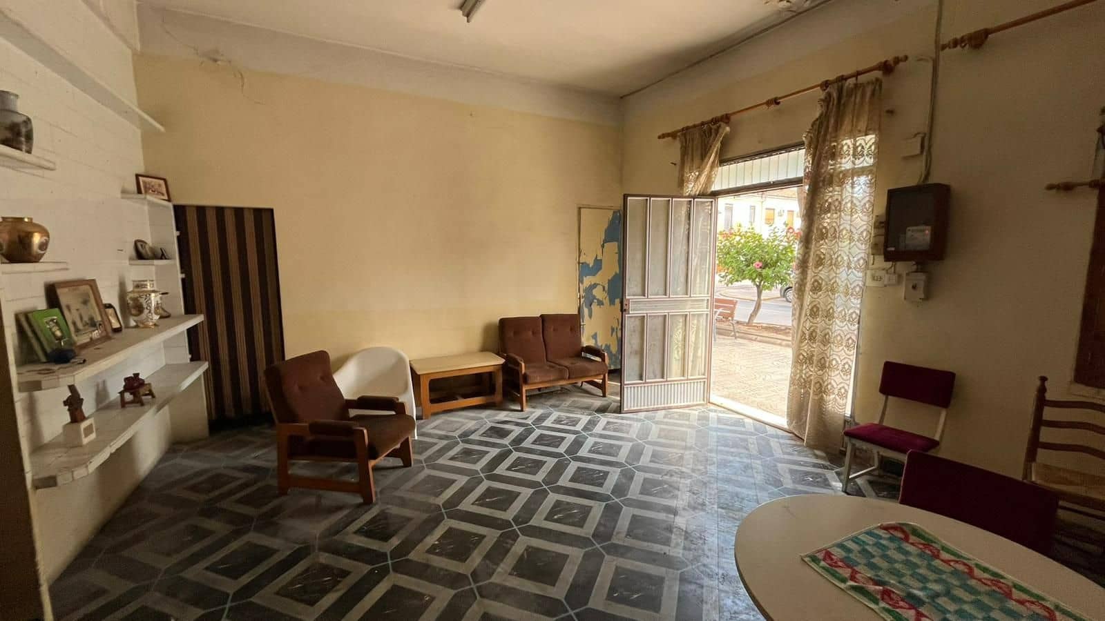 10 soveværelse Villa til salg i Alberic - € 139.000 (Ref: 10123470)