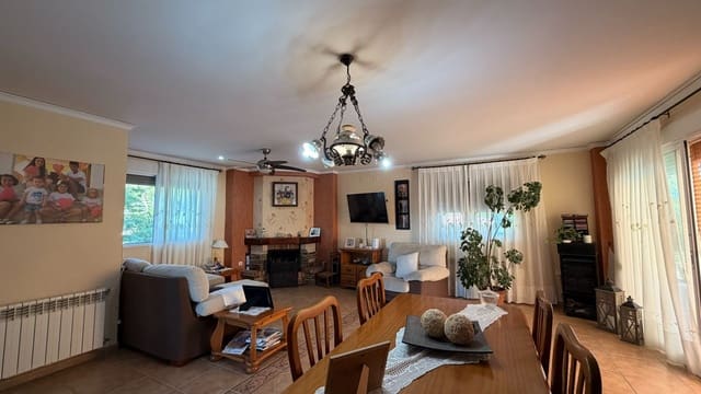 4 slaapkamer Villa te koop in Alberic met zwembad garage - € 360.000 (Ref: 10127726)