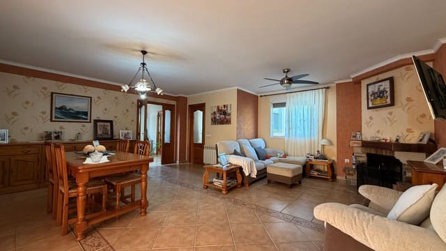 4 slaapkamer Villa te koop in Alberic met zwembad garage - € 360.000 (Ref: 10127726)