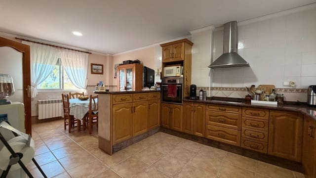 4 slaapkamer Villa te koop in Alberic met zwembad garage - € 360.000 (Ref: 10127726)