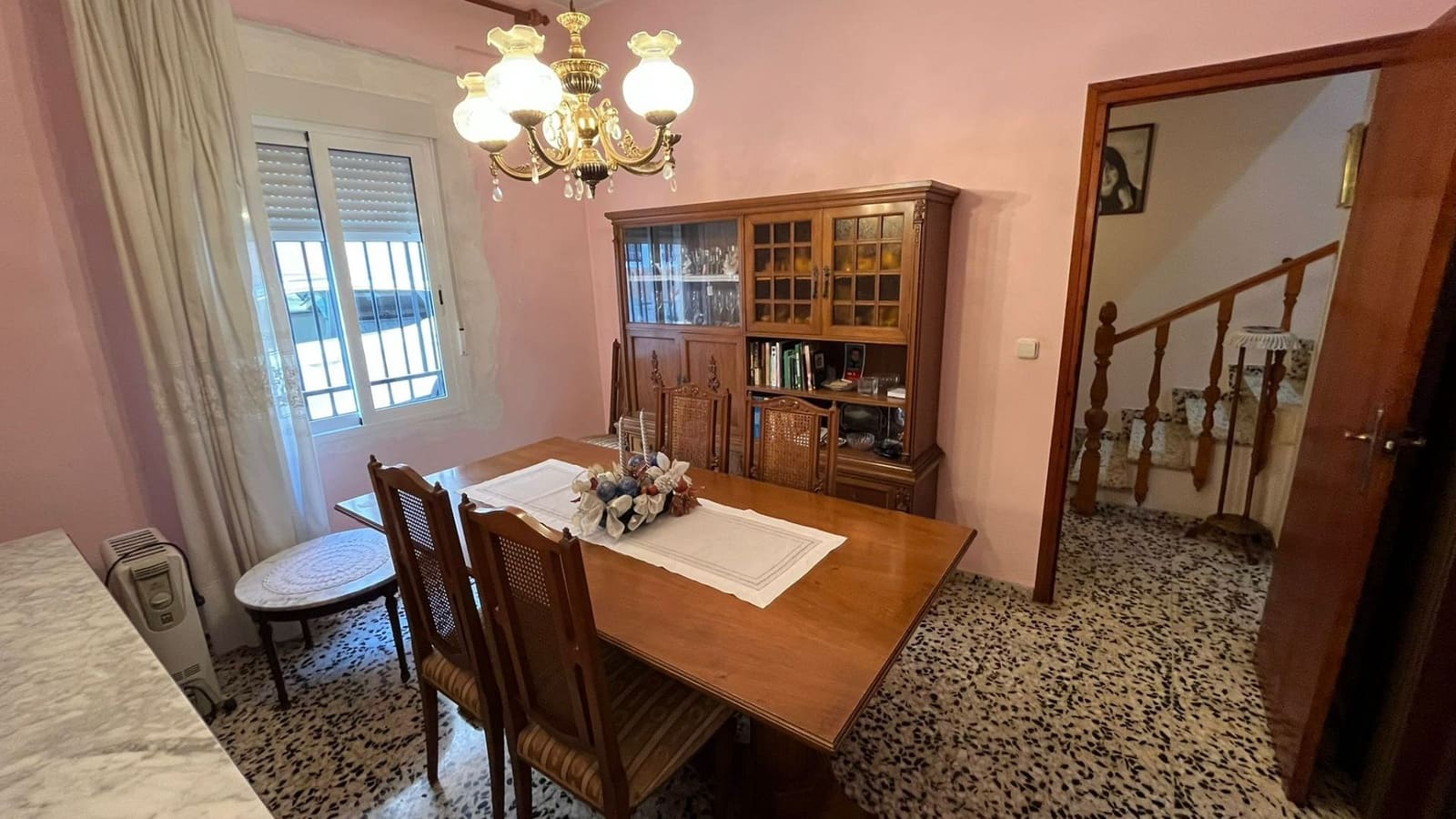 4 slaapkamer Villa te koop in Alberic met garage - € 155.000 (Ref: 10131236)