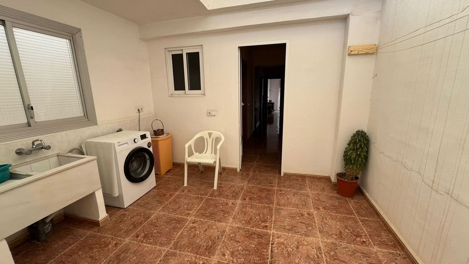 4 slaapkamer Villa te koop in Alberic met garage - € 155.000 (Ref: 10131236)