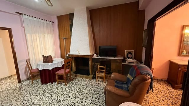 4 slaapkamer Villa te koop in Alberic met garage - € 155.000 (Ref: 10131236)
