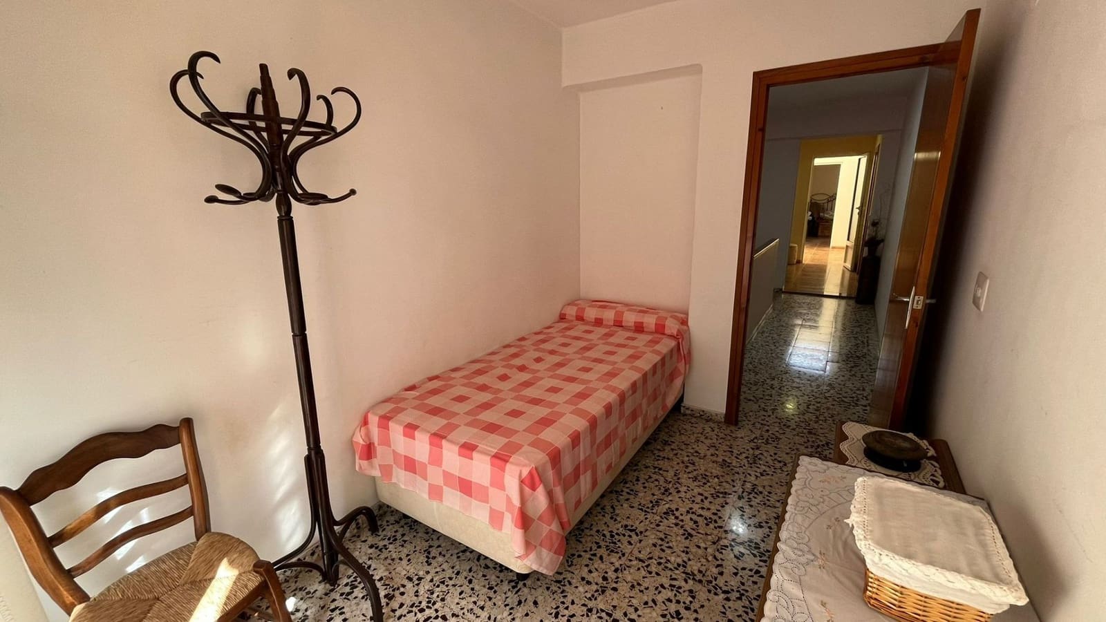 4 slaapkamer Villa te koop in Alberic met garage - € 155.000 (Ref: 10131236)