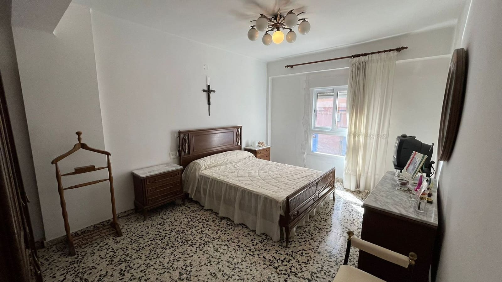 4 slaapkamer Villa te koop in Alberic met garage - € 155.000 (Ref: 10131236)