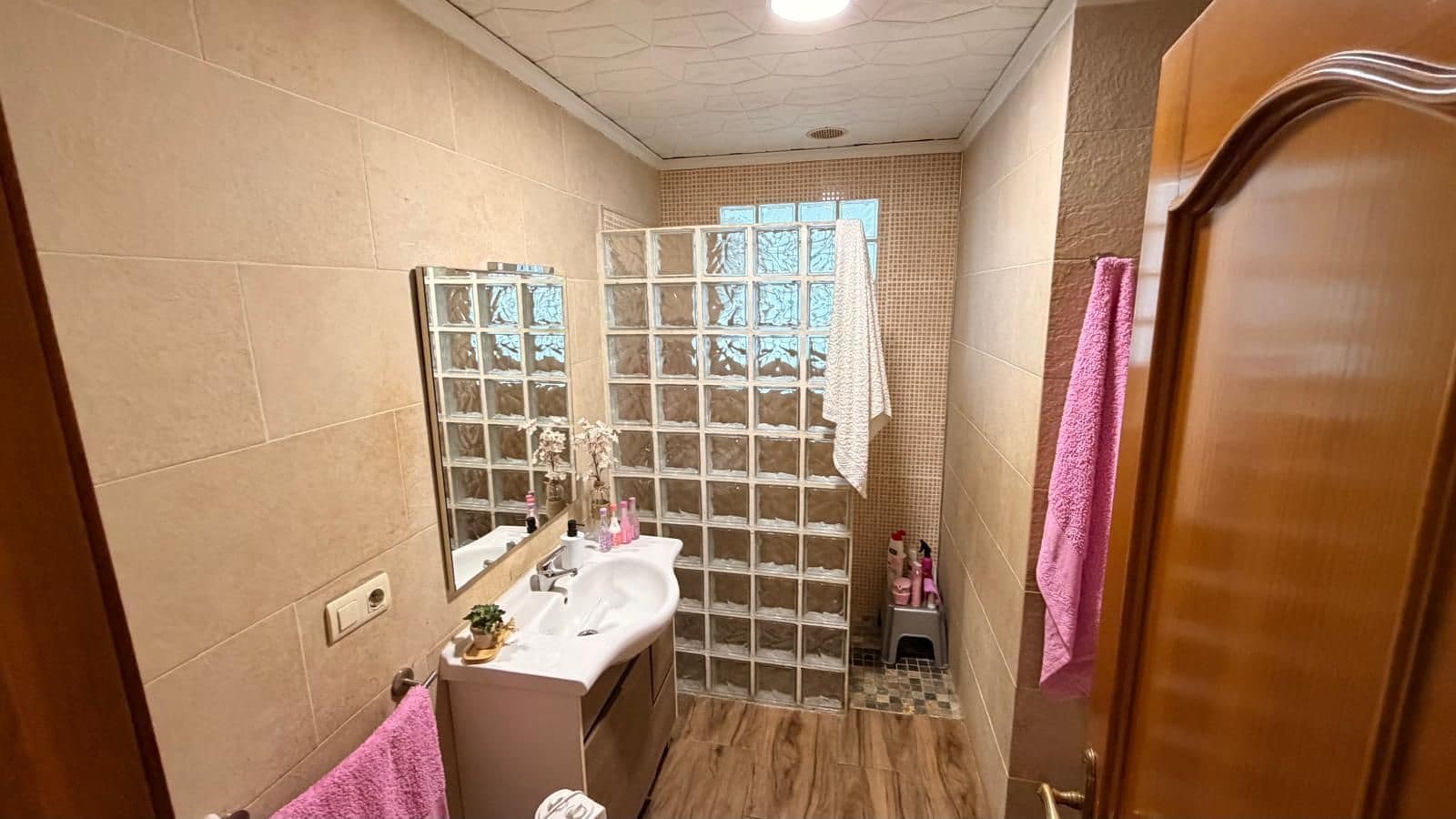 4 bedroom Flat for sale in Alberic - € 93,000 (Ref: 10154621)