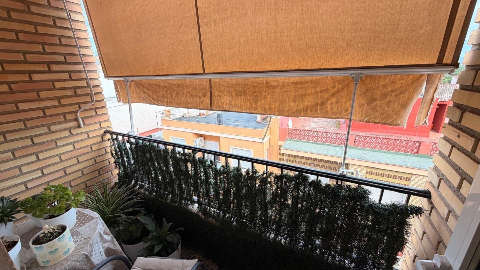 4 bedroom Flat for sale in Alberic - € 93,000 (Ref: 10154621)